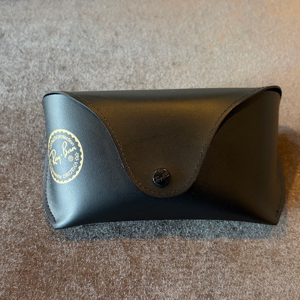 New Ray-Ban Classic Black Eyewear Case only with belt hoop and cleaning cloth